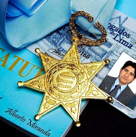 Título profesional Dr. Alberto Miranda